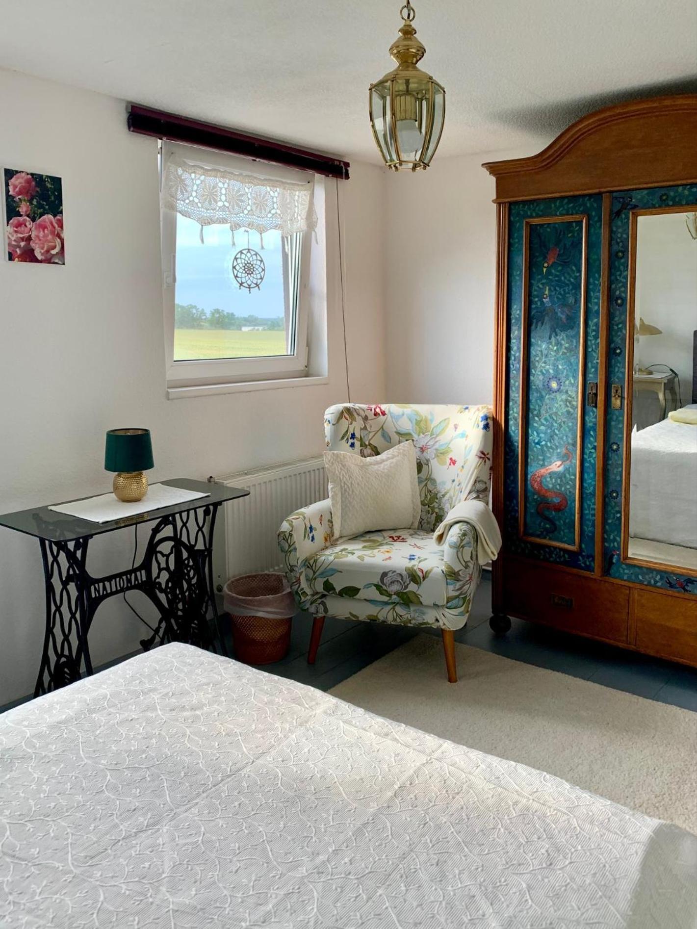 Vierseitenhof Hasenfelde - Ferienwohnung Feldblick Steinhofel Luaran gambar